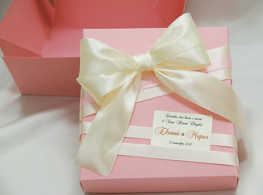 Personalized Wedding favor gift box with big bowPink and