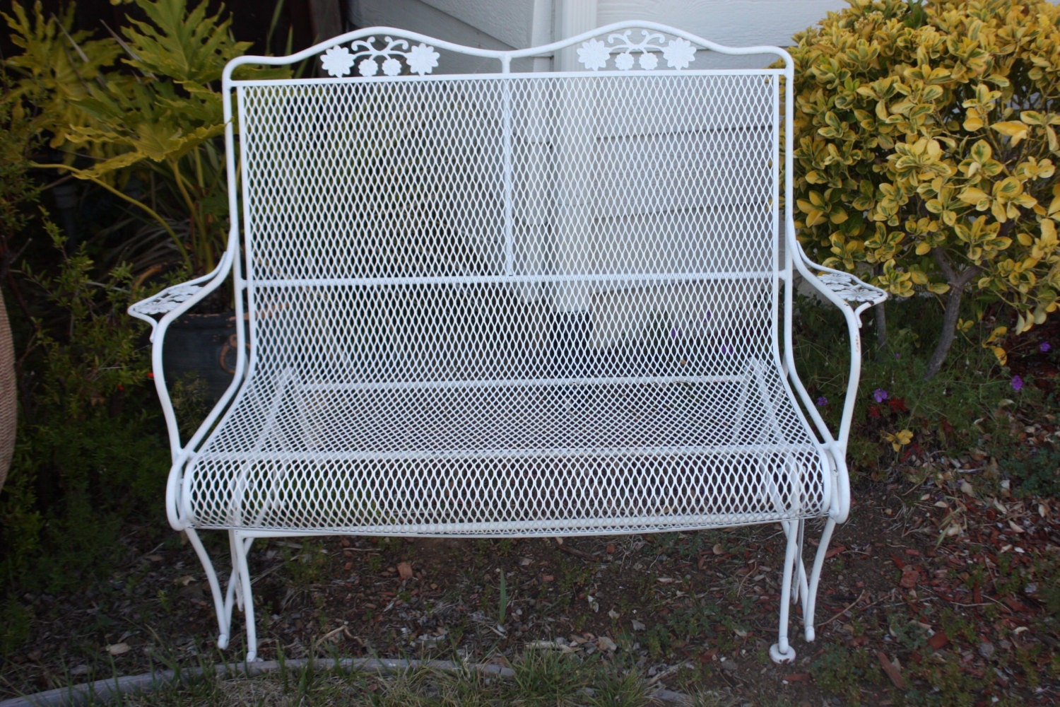 Vintage Woodard Wrought Iron Salterini Glider Mesh Metal ... (1500 x 1000 Pixel)