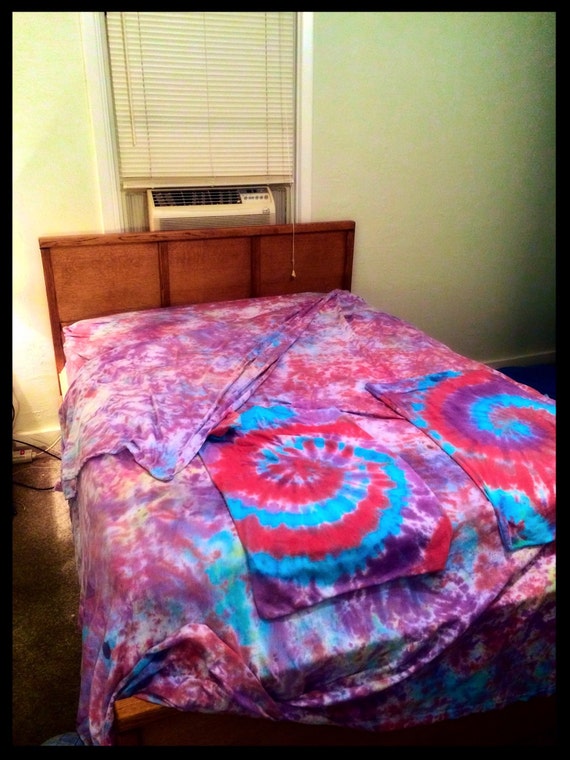 ShyStyle handmade Tye Dye bed sheets by Shystyle on Etsy