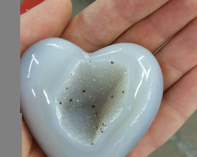 Chalcedony Crystal Heart from Brazil- Natural Agate Crystal Carved Heart Healing Crystals \ Reiki \ Healing Stone \ Healing Stones \ Chakra