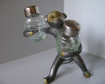 Vintage glass salt and pepper shakers, Soviet vintage shakers, unique thing, collectible