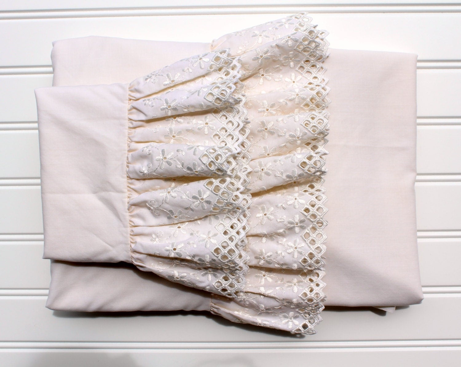 Vintage Sheet Set Heavy Eyelet Lace Trim Off White Twin