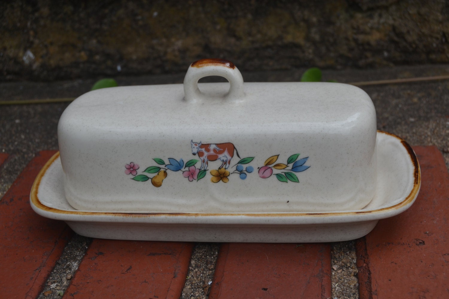 Vintage International China Heartland Butter Dish Stoneware Cow Country
