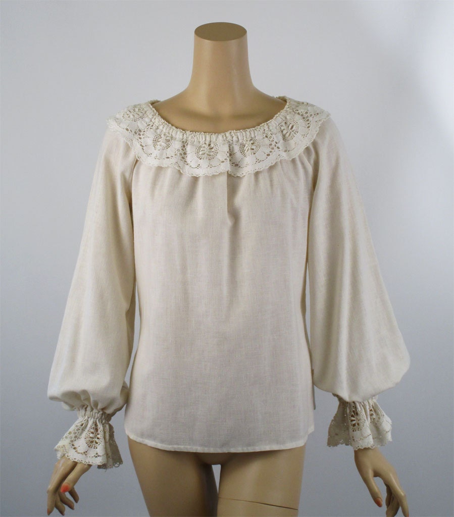 Vintage 1970s Peasant Blouse Lace and Unbleached Muslin B40