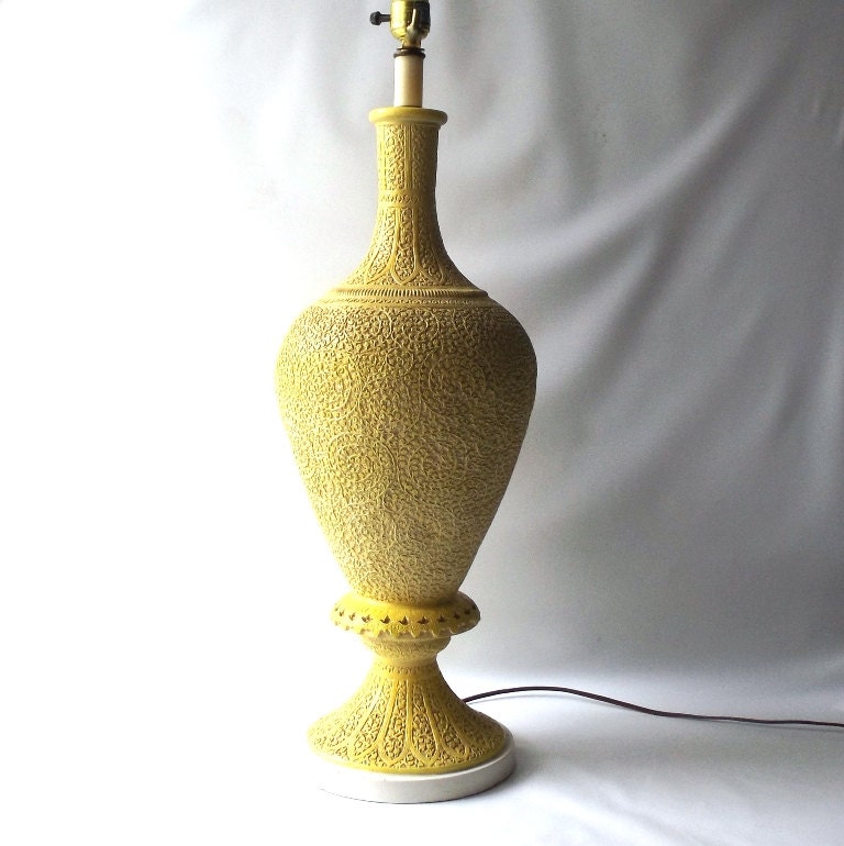 vintage 1960's yellow table lamp ceramic by RecycleBuyVintage