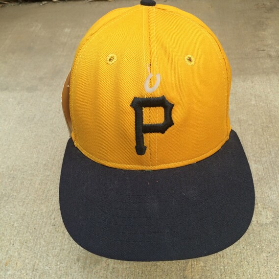 Vintage Pittsburgh Pirates 1970-1975 Fitted MLB Baseball Cap