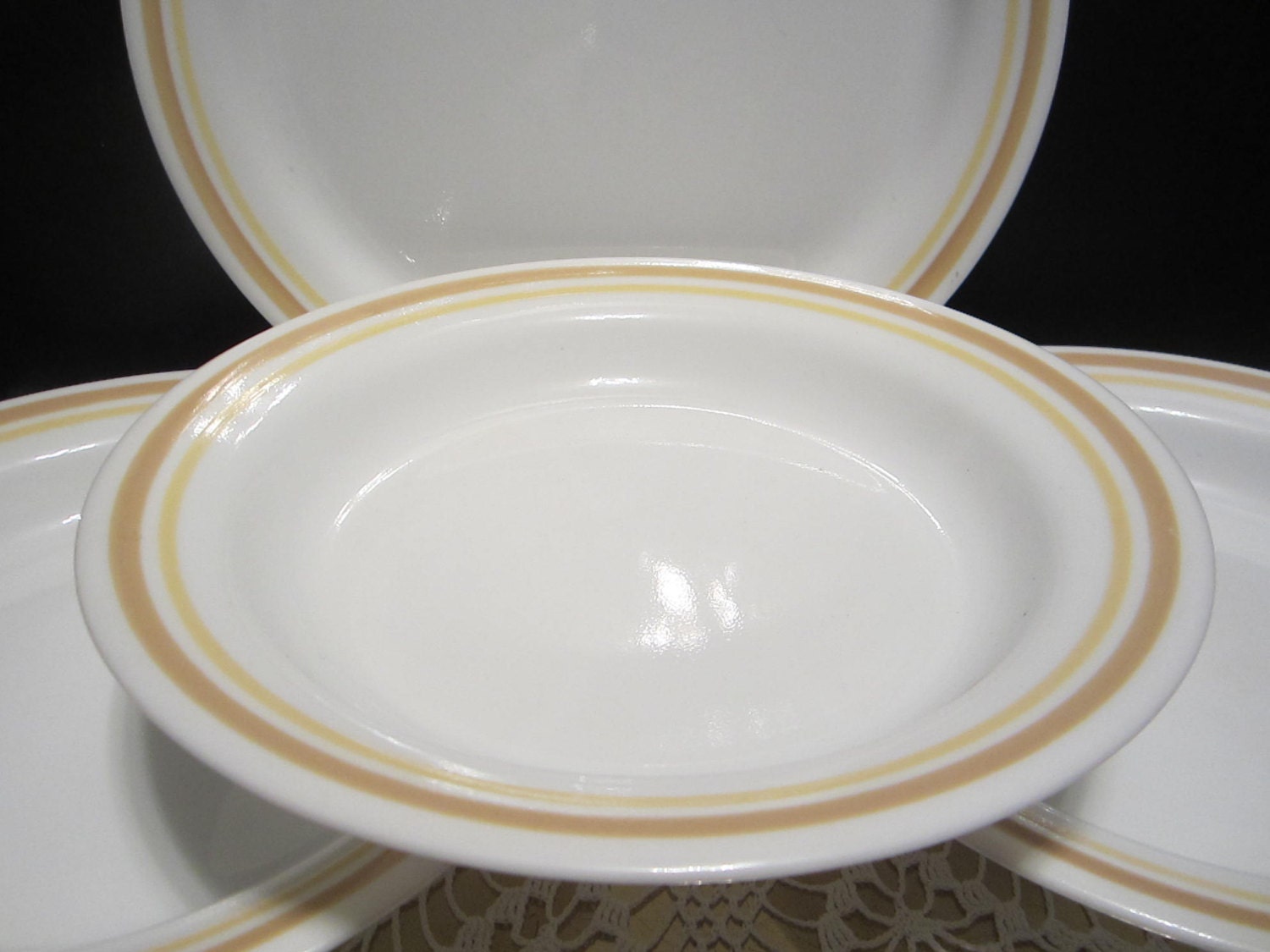 Vintage Corelle 3 Almond 8 1/2″ Flat Rim Pasta Bowls and 1 Dinner Plate