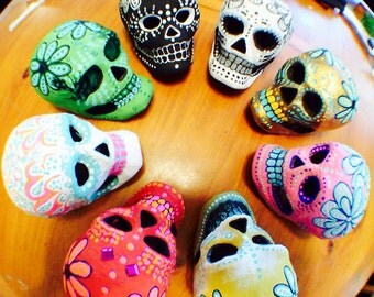 1 Customizable Dia de los Muertos (Day of the Dead) paper mache skull