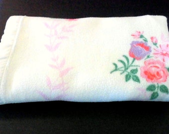 Blanket Vintage Bed Blanket with flowers#FABULOUS cottage bedding 78 x 67 Perfect for day bed White & pink flowers Antique Bedding