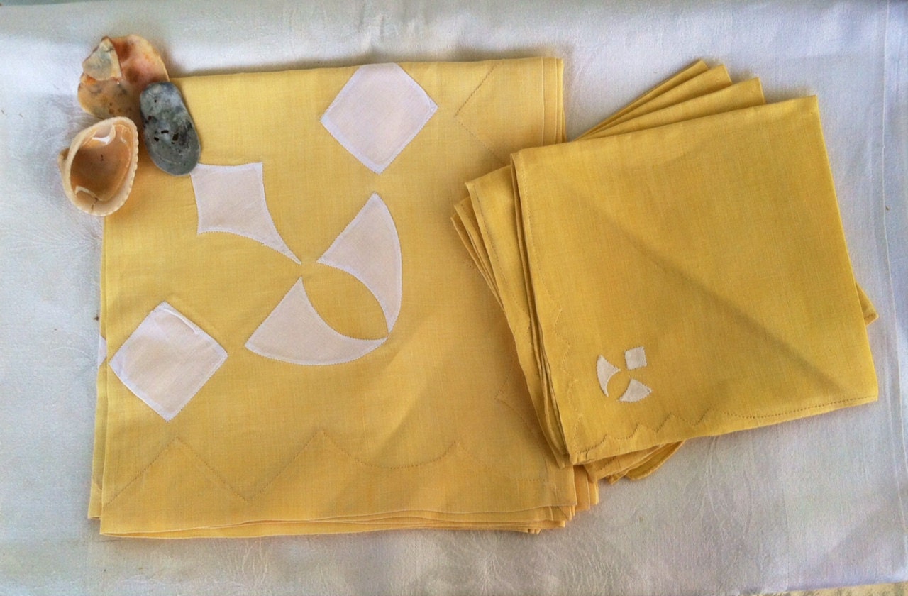 Art Deco Vintage Yellow Card Table Linen Set Lemon White