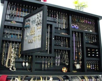 Earring holder jewelry display