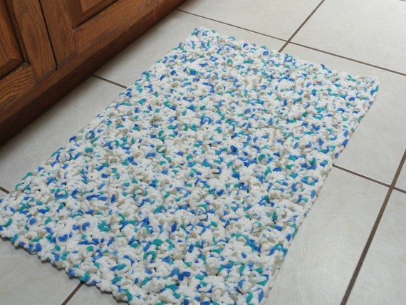 blue and white bathroom rugs