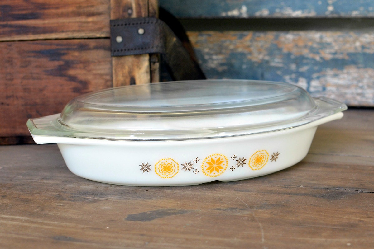 Pyrex Town & Country Divided 1.5 Quart Casserole Dish Matching Clear