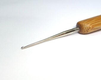 Crochet hook for dreadlock/Viking beard (0.75mm) with wooden handle, Dreadlock / Beard ring accessories, fixing dreadlock/beard access.