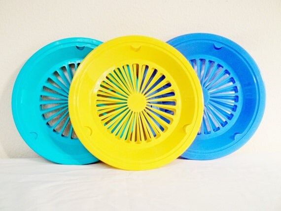 plastic paper plate holders