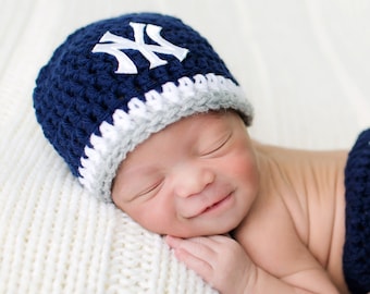 Baby Yankees Hat, Baby Girl Hat, Baby Boy Hat, Yankees Baseball Hat, New York Yankees Baby Hat, Newborn Prop, Photo shoot, Crochet Baby Hat