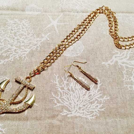 Anchor necklace