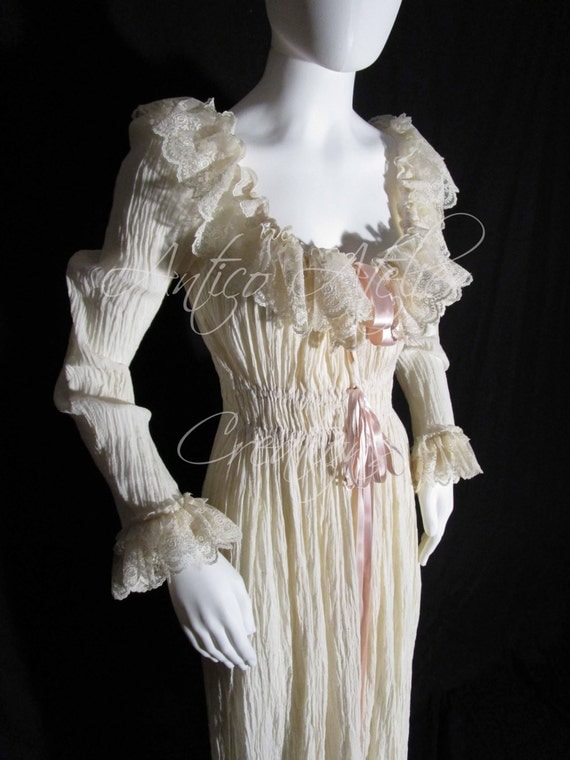 Chemise à la Reine 18 century Marie dress