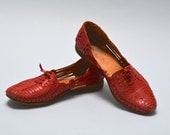 Red Huaraches - Vintage 80s Red Woven Leather Flats Mexican Folk Shoes Leather Soles Sandals Summer Shoes Size 8
