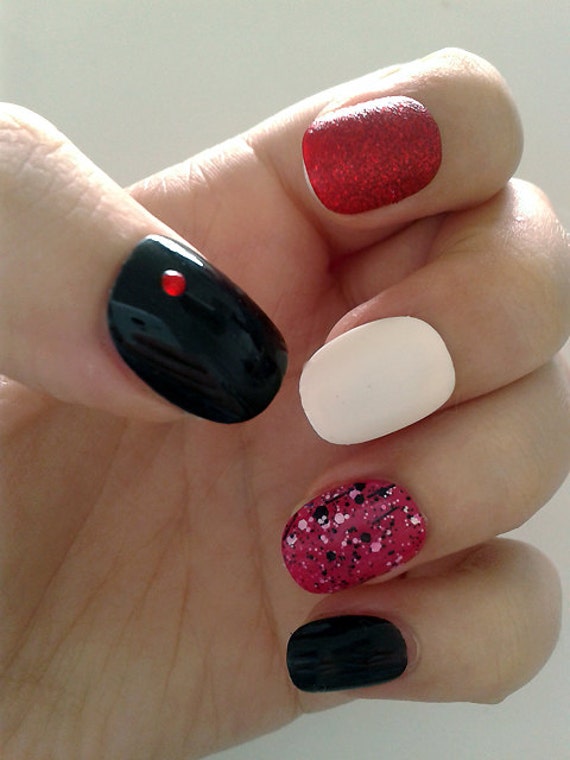 Extra Short Fake Nails, Hand Painted False Nails, Handpainted