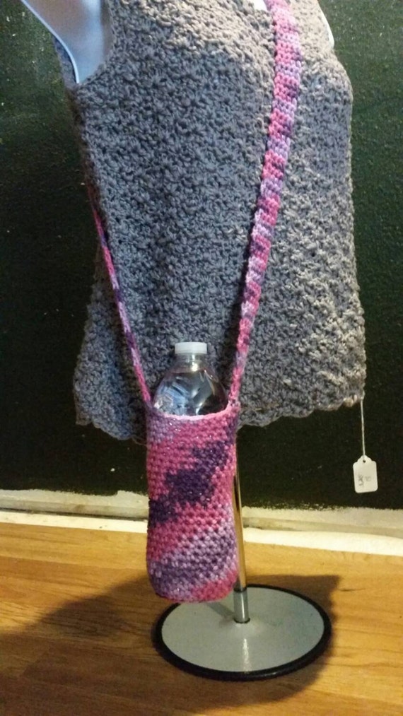 over the shoulder water bottle holder plum pudding bottle
