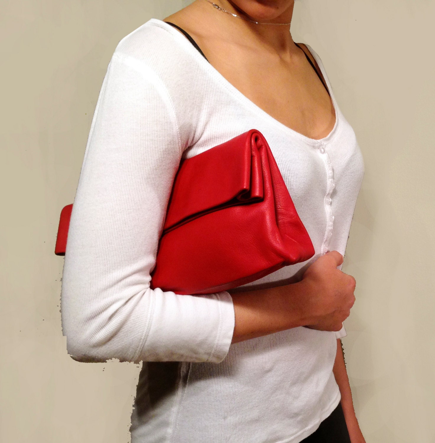 red handbag clutch