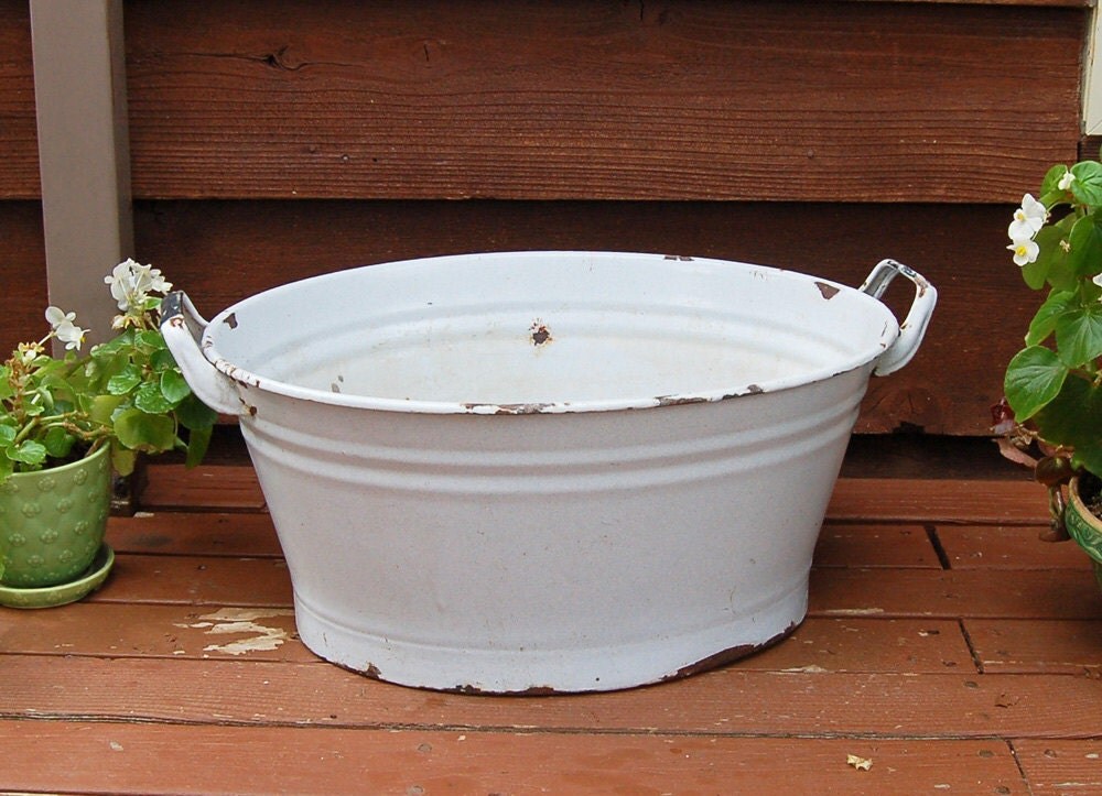 Large White Enamel Tub Basin Enamelware Wash by PineSpringsCottage