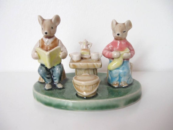 small mouse figurines