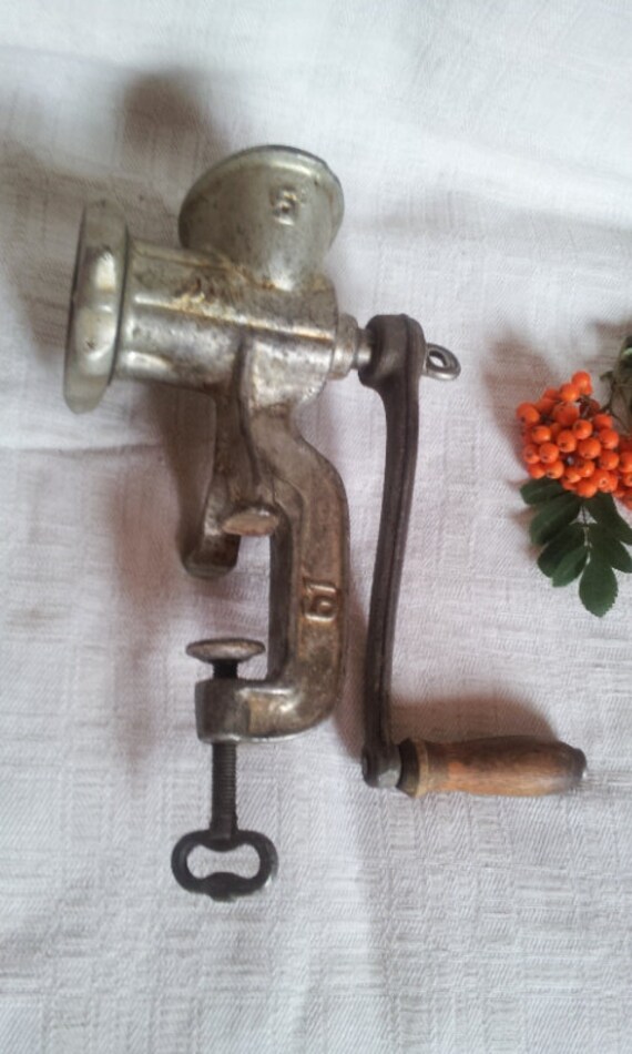 Vintage hand metal meat grinder 1960's Vintage by TinutesCreations