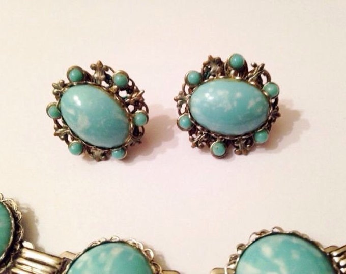 Storewide 25% Off SALE Vintage Robins Egg Turquoise Blue Thermoset Designer Bracelet Featuring Matching Original Clip Back Birds Egg Earring