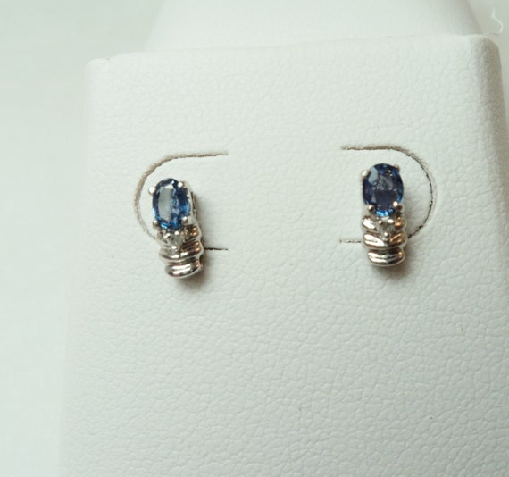 Oval Yogo Sapphire and Diamond Earrings set in White Gold Studs,10 mm ...