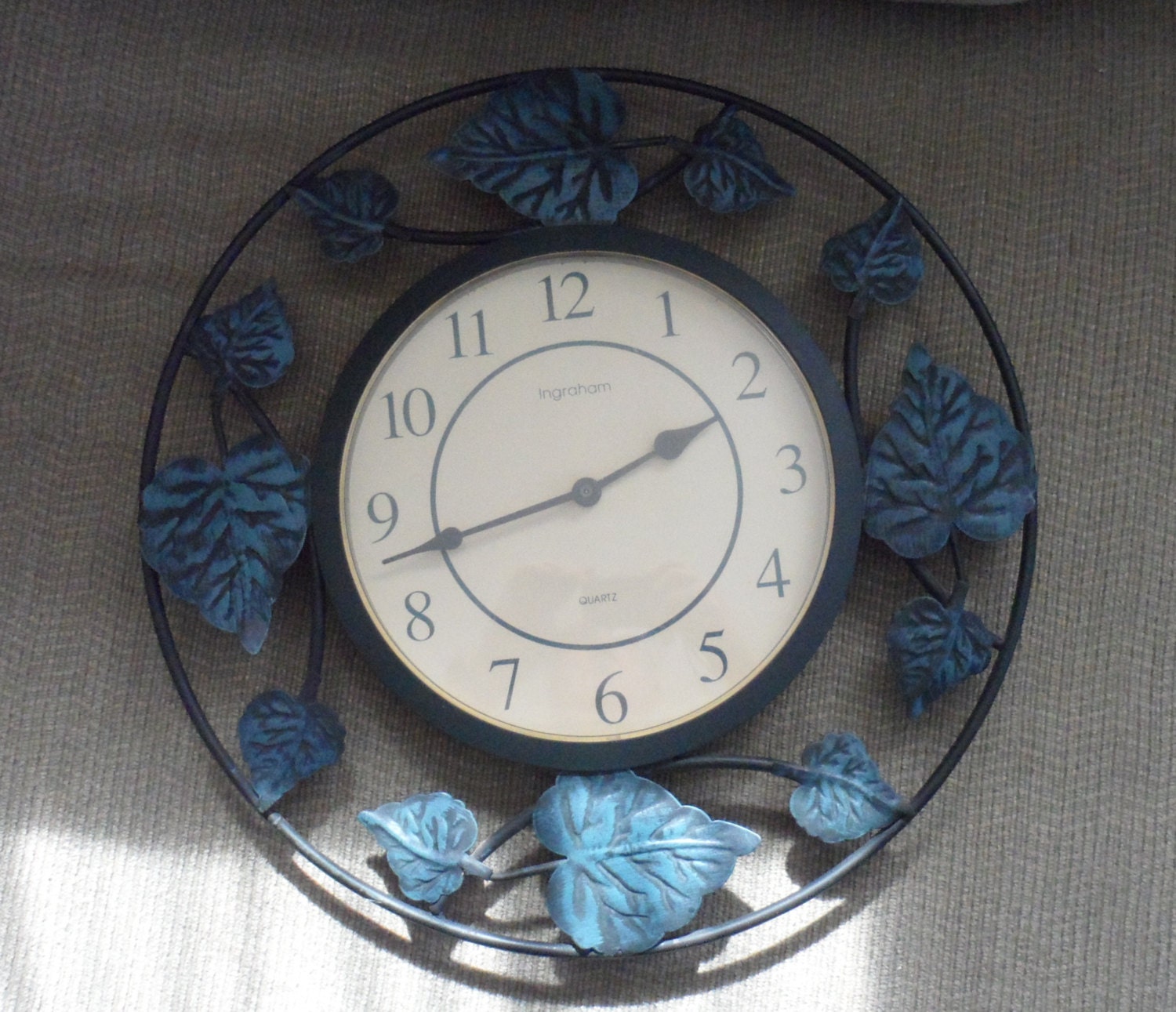 Vintage INGRAHAM WALL CLOCK / Metal Ivy Leaves Trimmed
