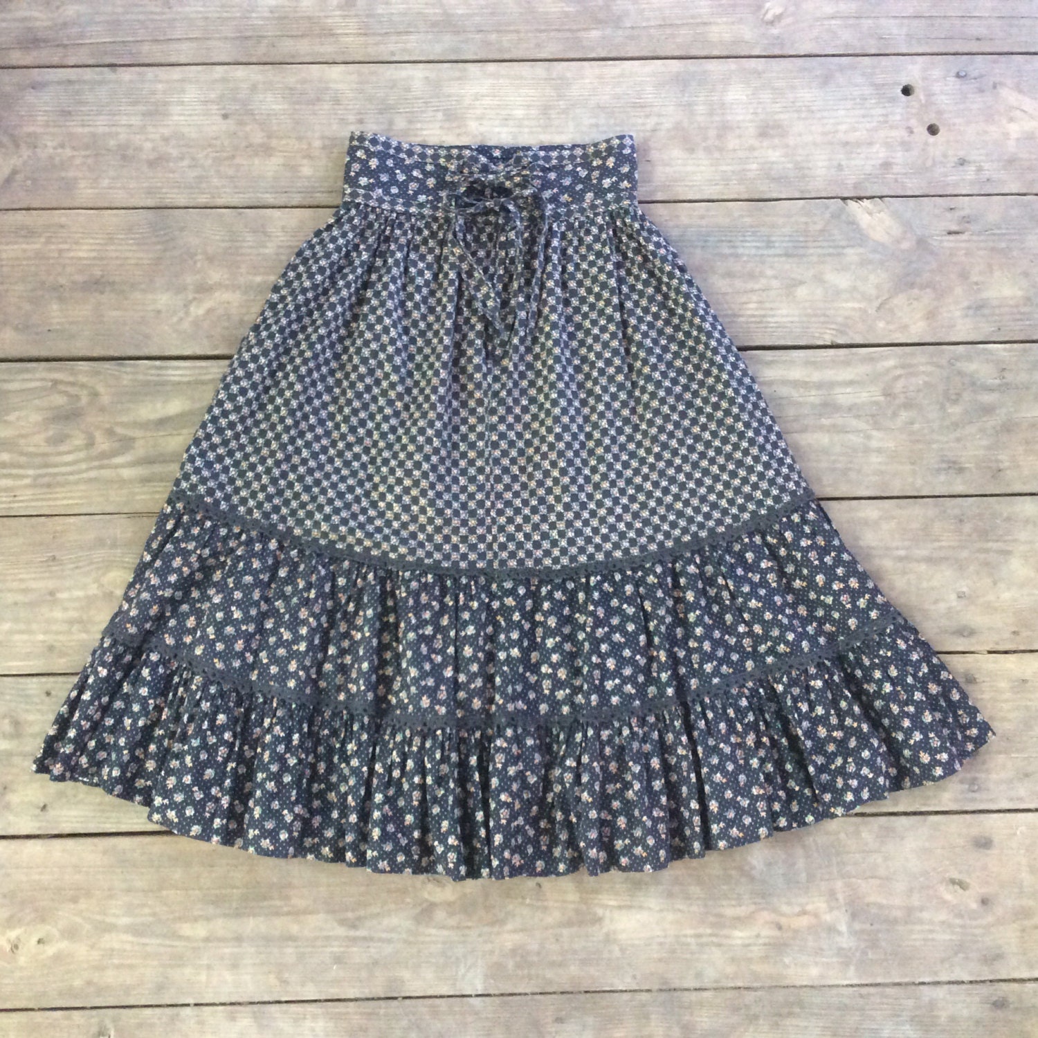 Vintage GUNNE SAX 1970s Prairie Skirt / Corset Waist / Black Floral ...