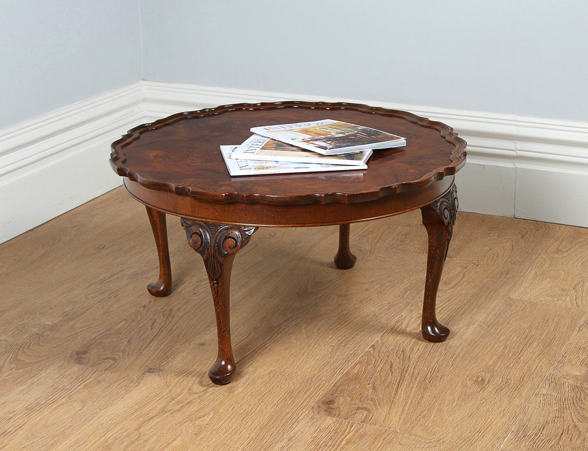 Antique English Burr Walnut Circular Coffee Table (Circa 1920) Haute