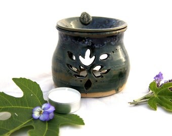 Essential oil burner. aromatherapy. essential oil diffuser. candle burner. candle holder. ceramic oil burner.hostess gift.gift idea for mom