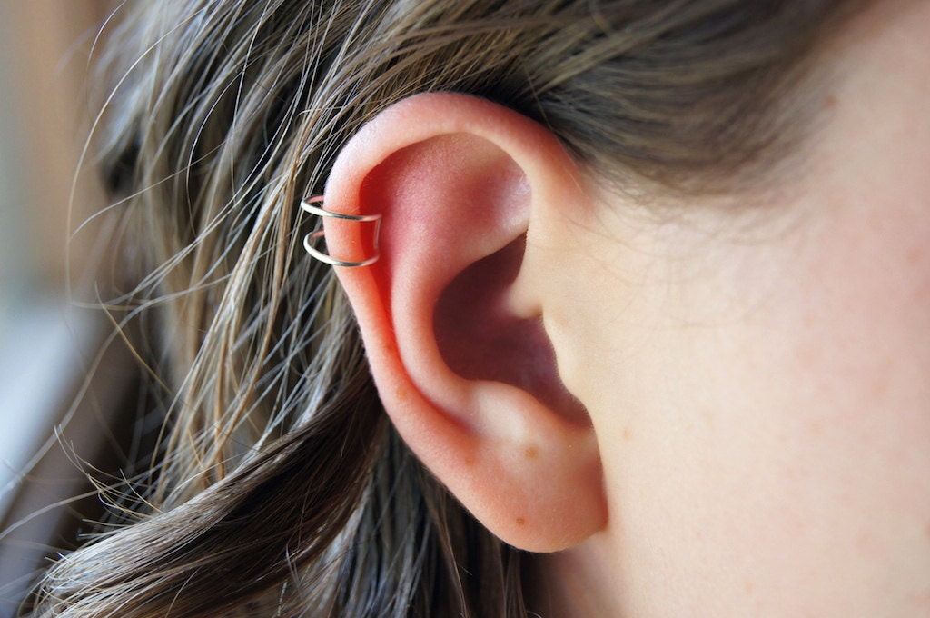 Simple ear cuff no piercing
