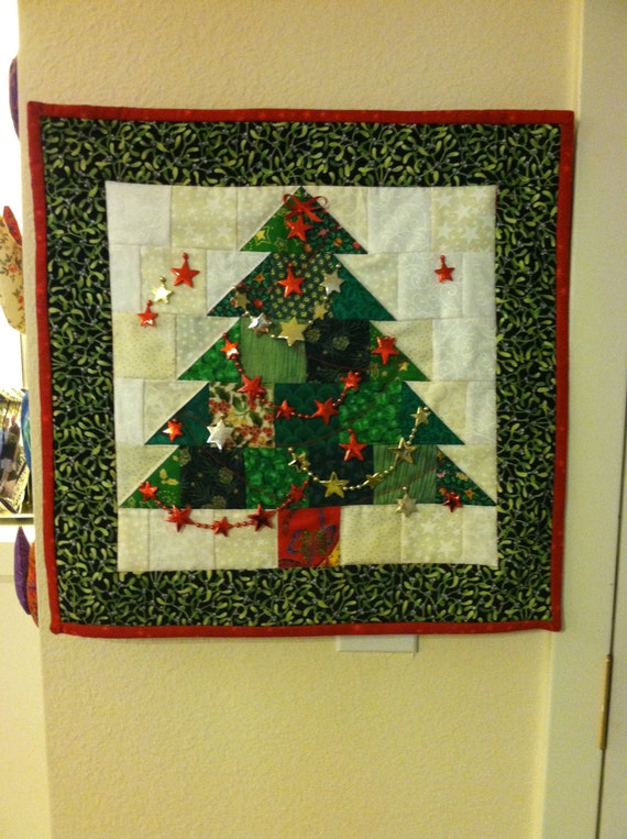 Items similar to Quilted Christmas Tree Wall Hanging on Etsy