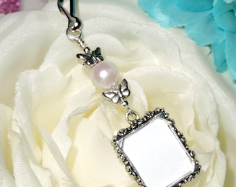 Butterflies Wedding bouquet photo charm. Bridal bouquet charm. Photo charm with pearl & butterflies. Gift for the bride. Wedding keepsake.