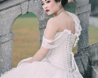 Classic vintage style corset. Ivory white Wedding corset/ prom/ steampunk. Size 8-10
