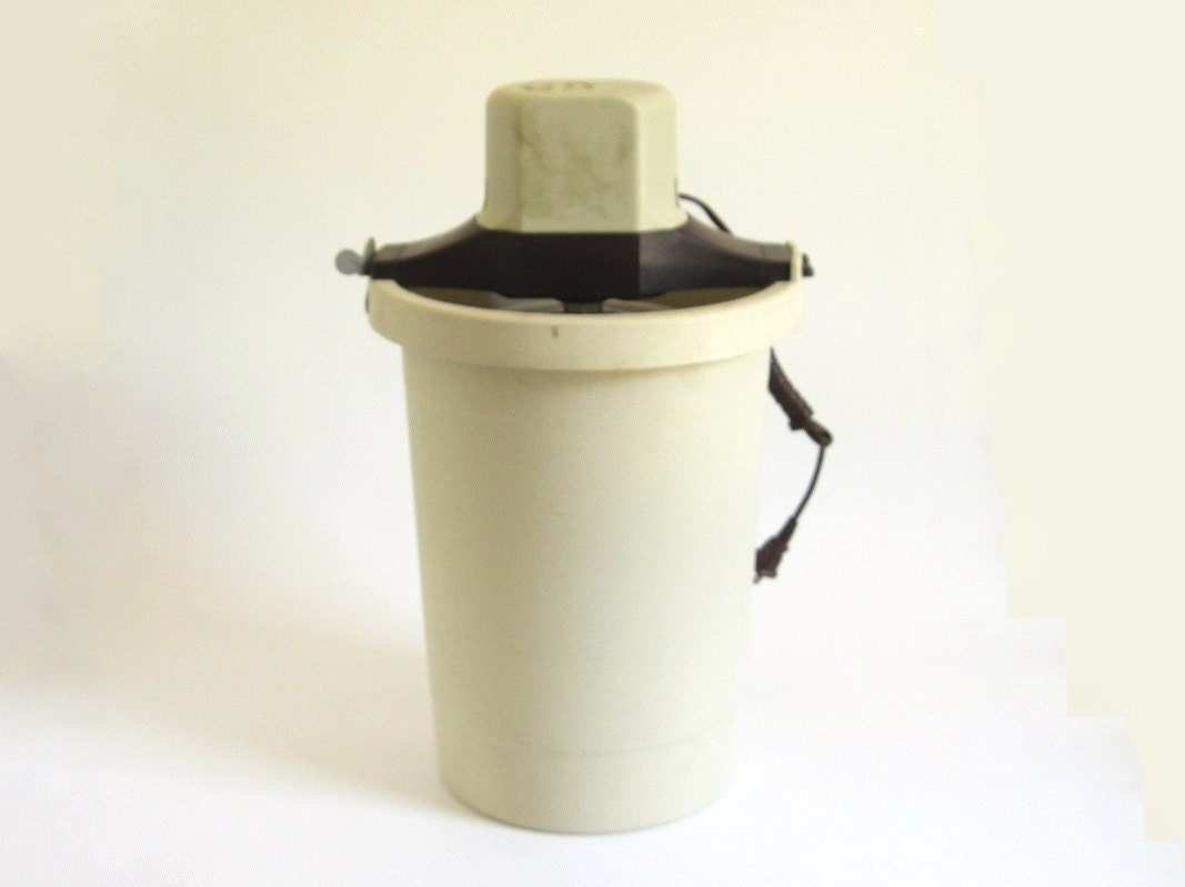 RCW Ice Cream Maker Model 71 Vintage Electric Ice Cream