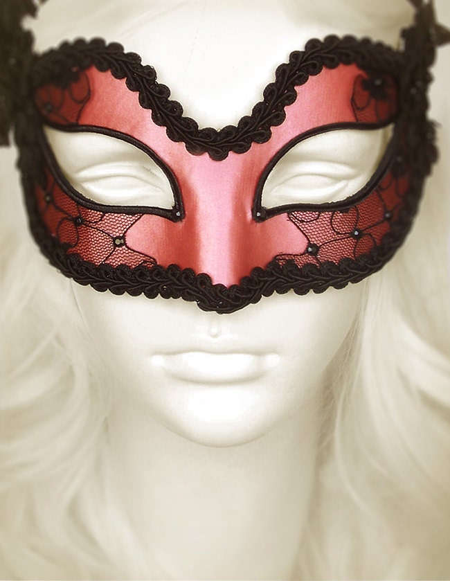 Pink And Black Embroidery Masquerade Mask Style