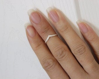 Sterling Silver CZ chevron toe ring, chevron midi ring, gold toe ring, rose gold toe ring, simple, thin ring, cz diamond toe ring