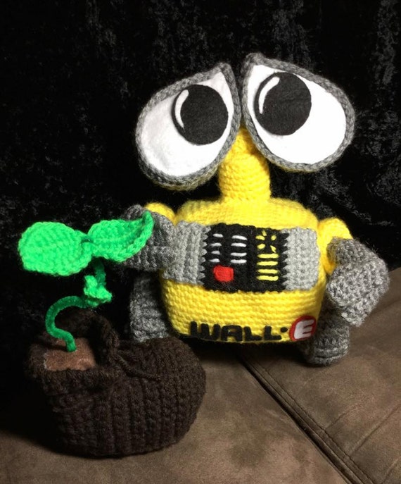 Crochet Walle amigurumi doll eveeva