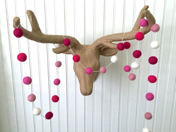 Valentine garland filz ball girlande rosa von simpledetailsdesign