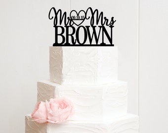 Personalized Wedding Cake Topper - Custom Mr and Mrs Design with Heart and Wedding Date - 0011