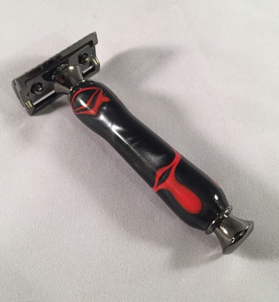Double Edged Safety Razor. Red and Black by StateofJeffersonWood