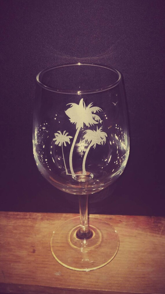 Hand etched palm tree wine glass
