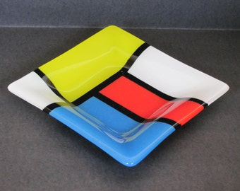 Fused Glass 6 inch Plate: De Stijl style, geometric design