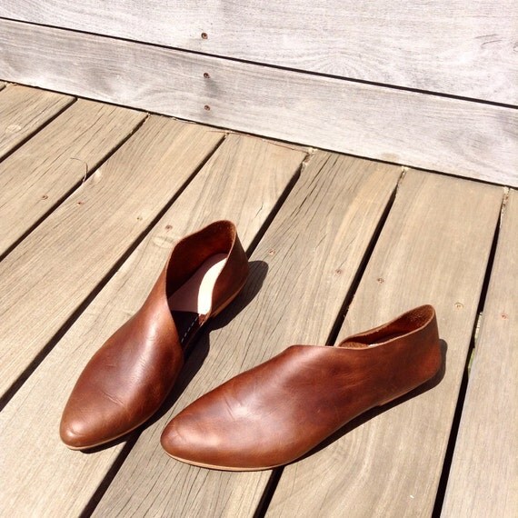 The Sandy. Waxy Antique Brown Flats. Handmade Shoes.