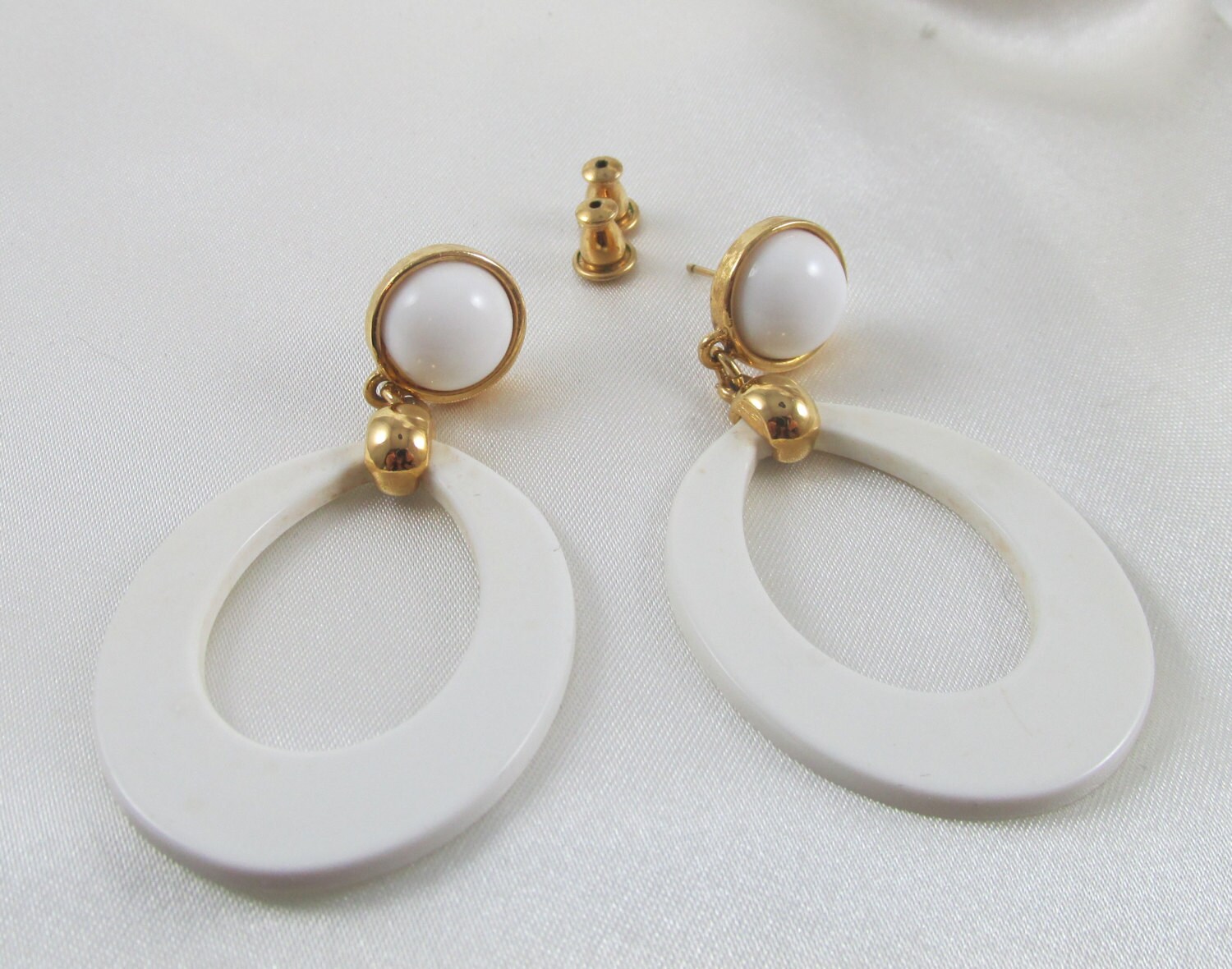 Vintage Lucite White Monet Hoop Pierced Earrings – Haute Juice